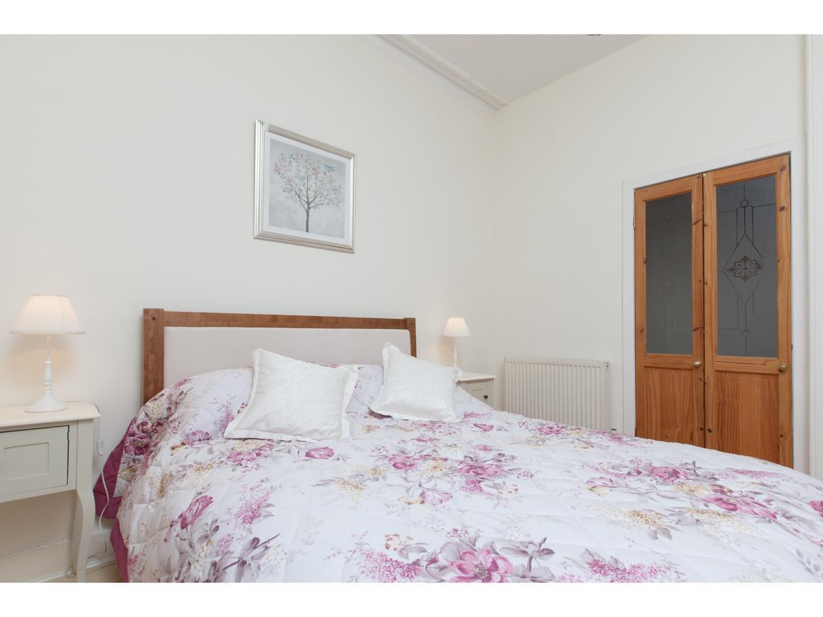 Homely Tenement For 2 Near Botanic Gardens Edinburgh Exterior photo